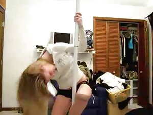 レズビアン美女を抱きしめる三枚 女性 の ...